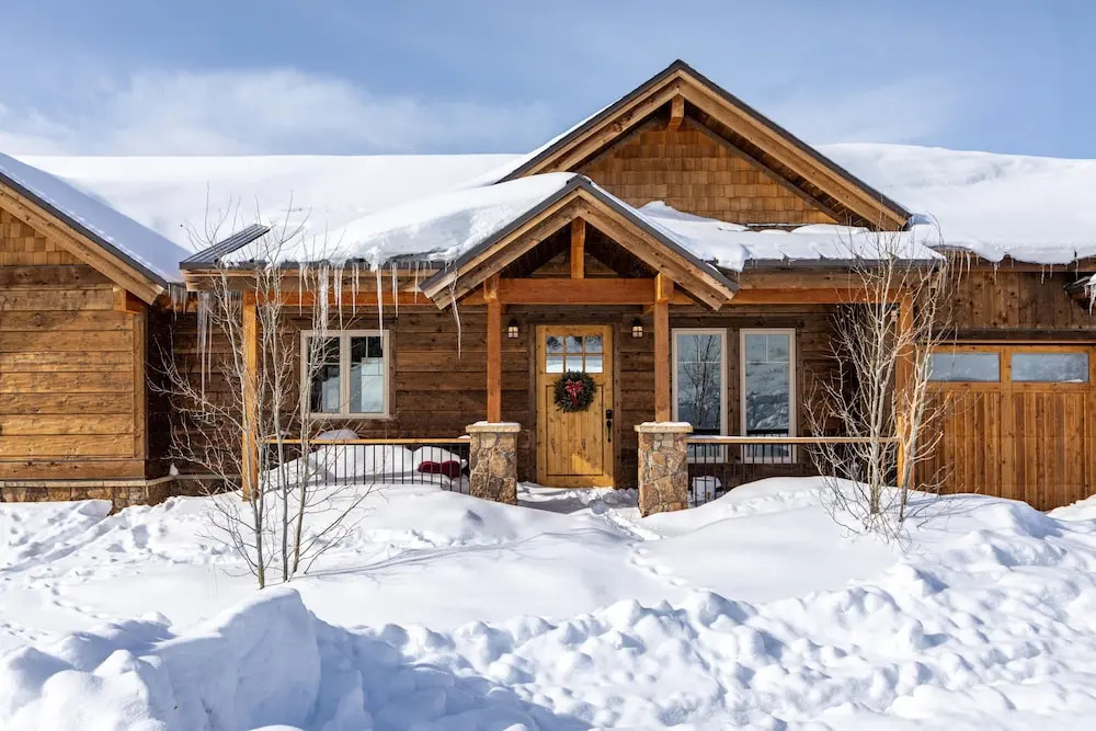 New Listing! Mountain-view Lodge W/ Fireplace And Hot Tub 4 Bedroom Cabin