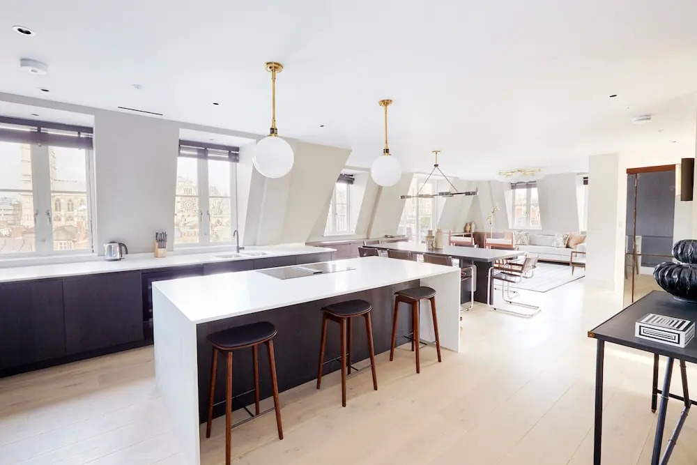 Beautiful Westminster Suites by Sonder