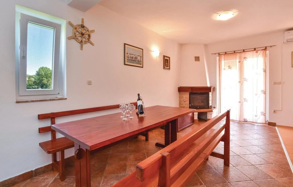 Stunning Home in Trilj With Wifi and 4 Bedrooms