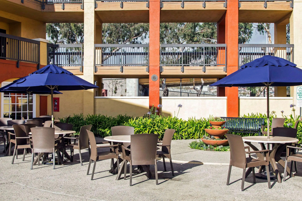 Comfort Inn & Suites San Francisco Airport North