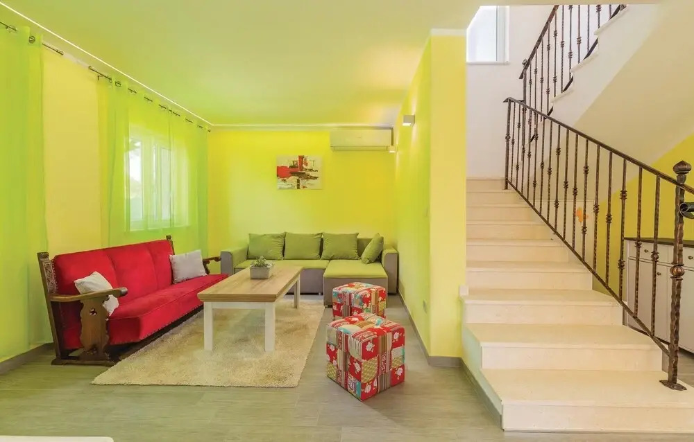 Nice Home in Vodnjan with Hot Tub, WiFi & 4 Bedrooms