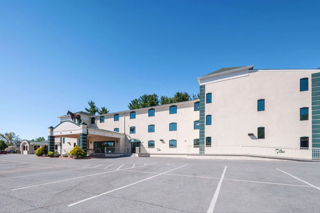 Rodeway Inn & Suites Charles Town