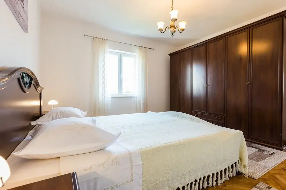 Lovely Leisure Apartments With Pool