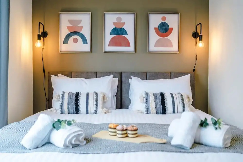 Modern Apartment Perfect for Business Sleeps 4