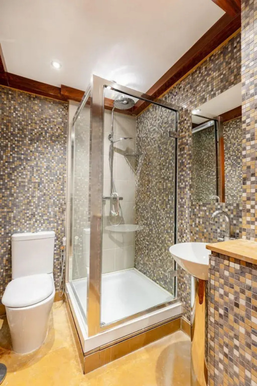 Mayfair Deluxe Apartment