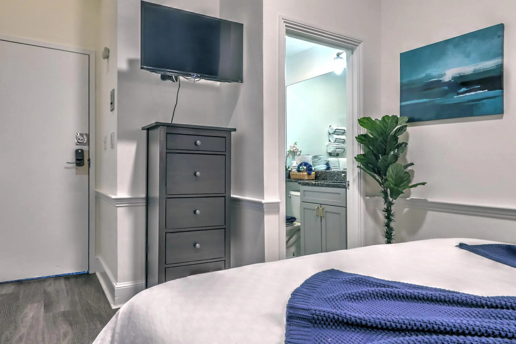Authentic Brownstone Boston Studio!