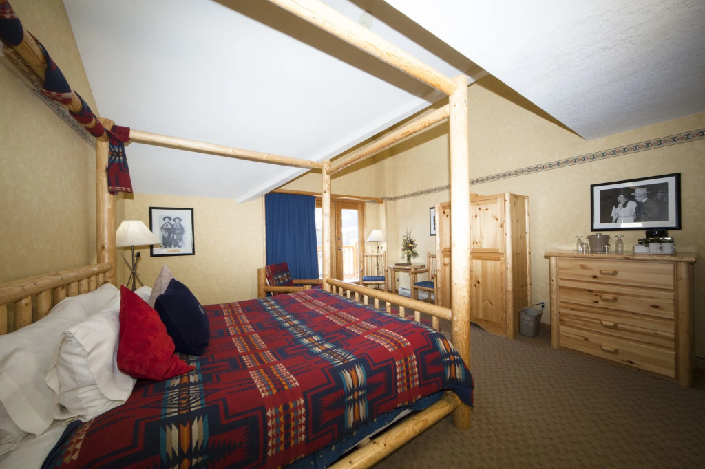 Brewster Mountain Lodge