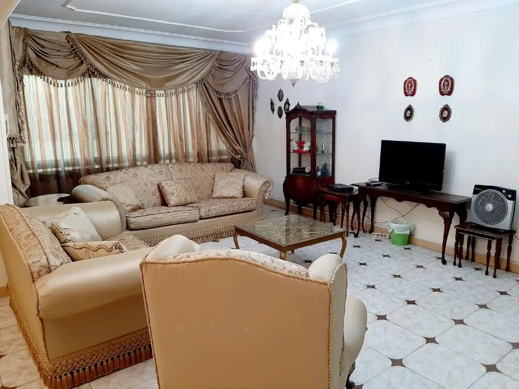شقة فخمة في كمبوند 777 أرض الجولف مصر الجديدة عائلات فقط