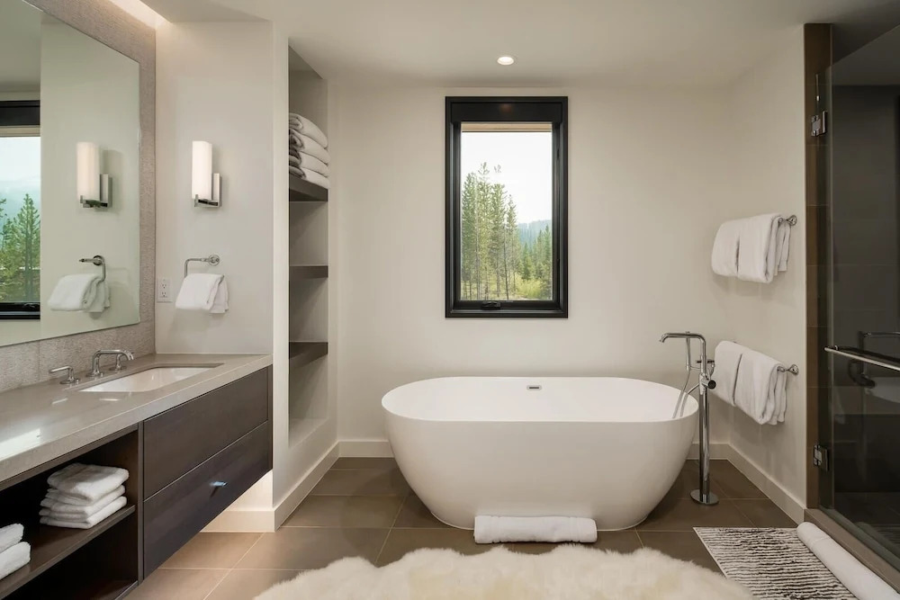 12a Treeline 5 Bedroom Townhouse by Moonlight Basin Lodging
