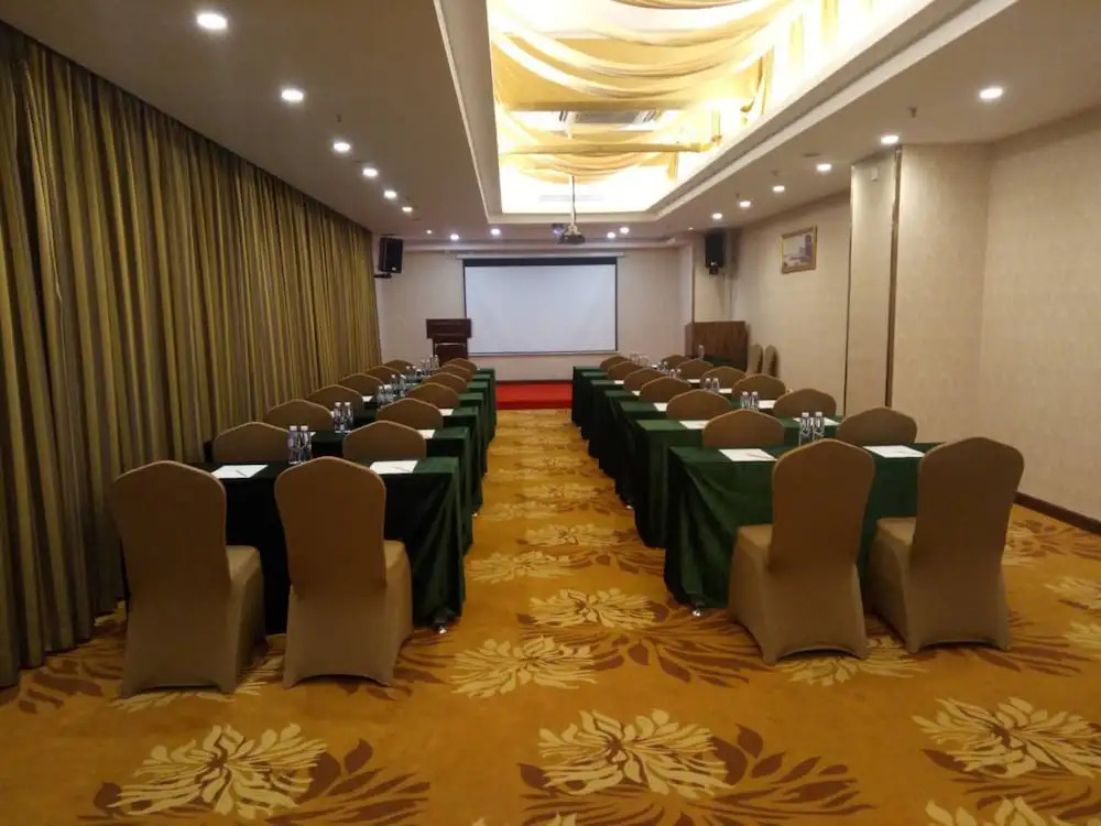 Vienna Hotel Shenzhen Gongming Bus Station
