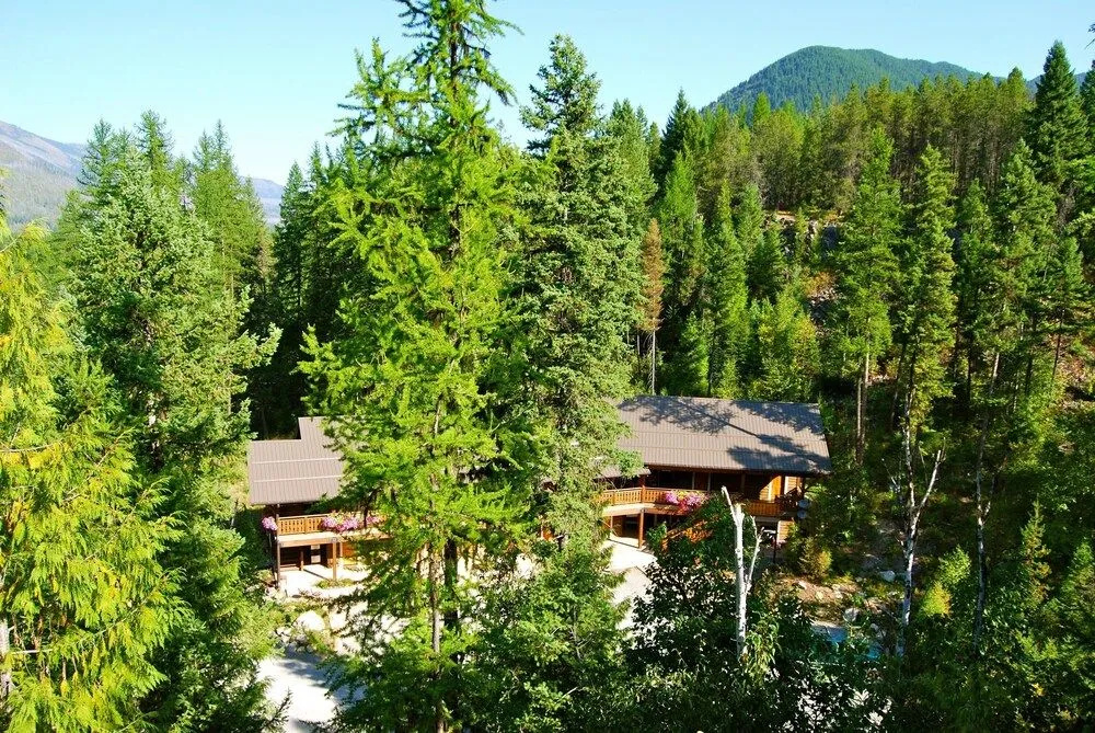 Glacier Guides Lodge