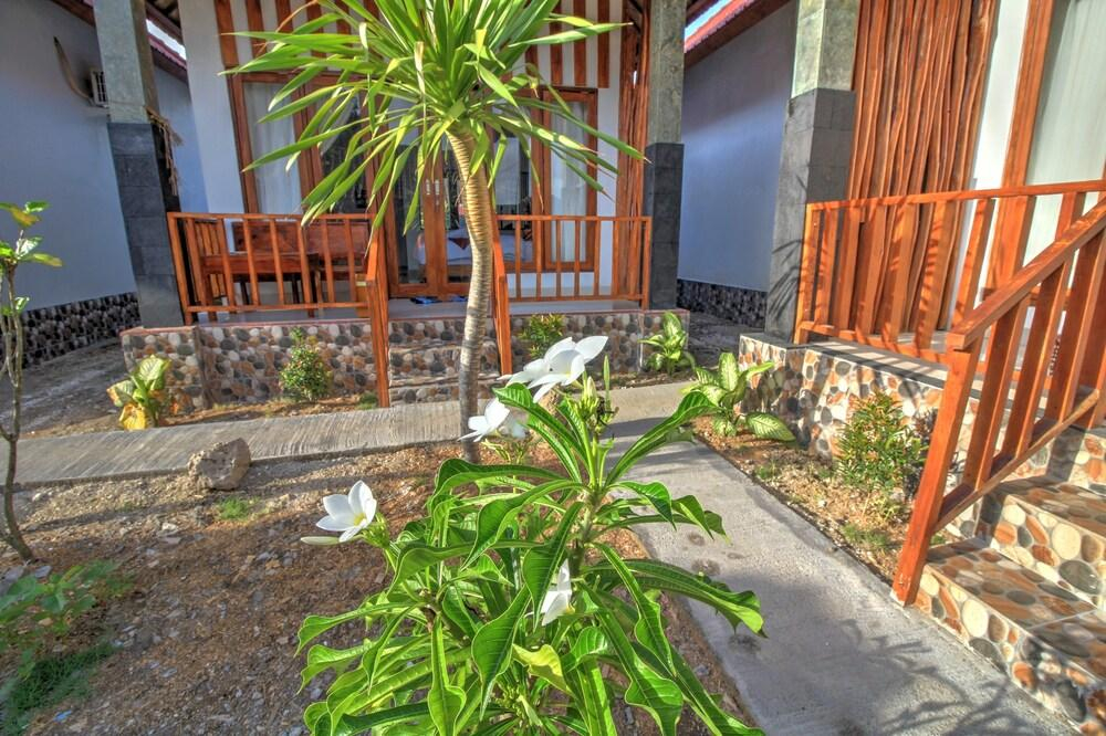 Buyuk Beach Bungalows