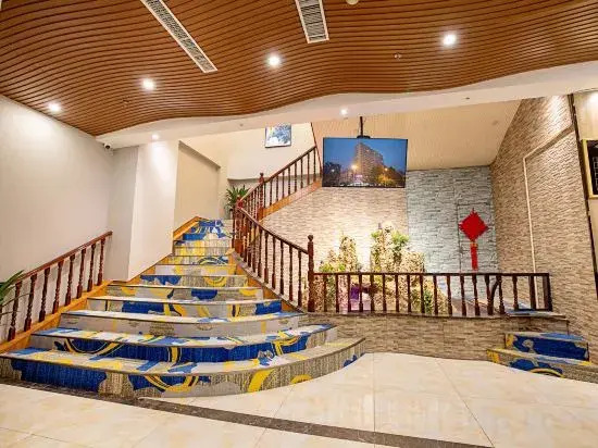 Quanyue Boutique Hotel (Luoyang Longmen High Speed Railway Station Zhengda International Plaza)
