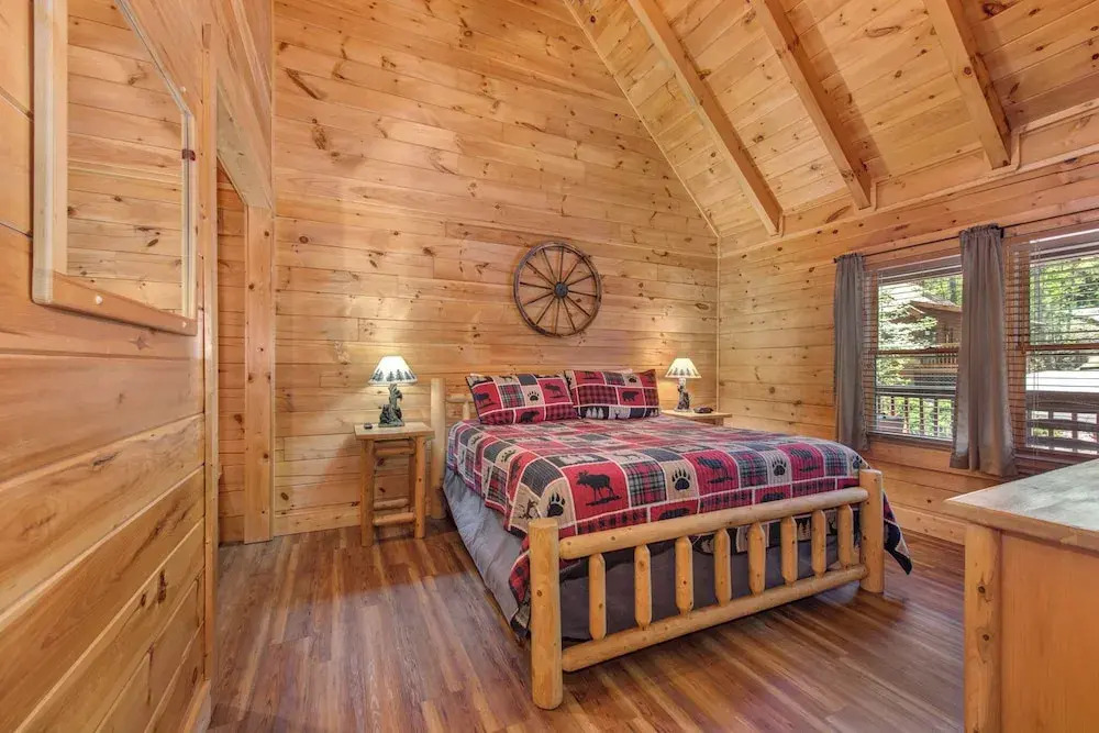 Country Bear Cove - Hot Tub, Games & Deck w/ View
