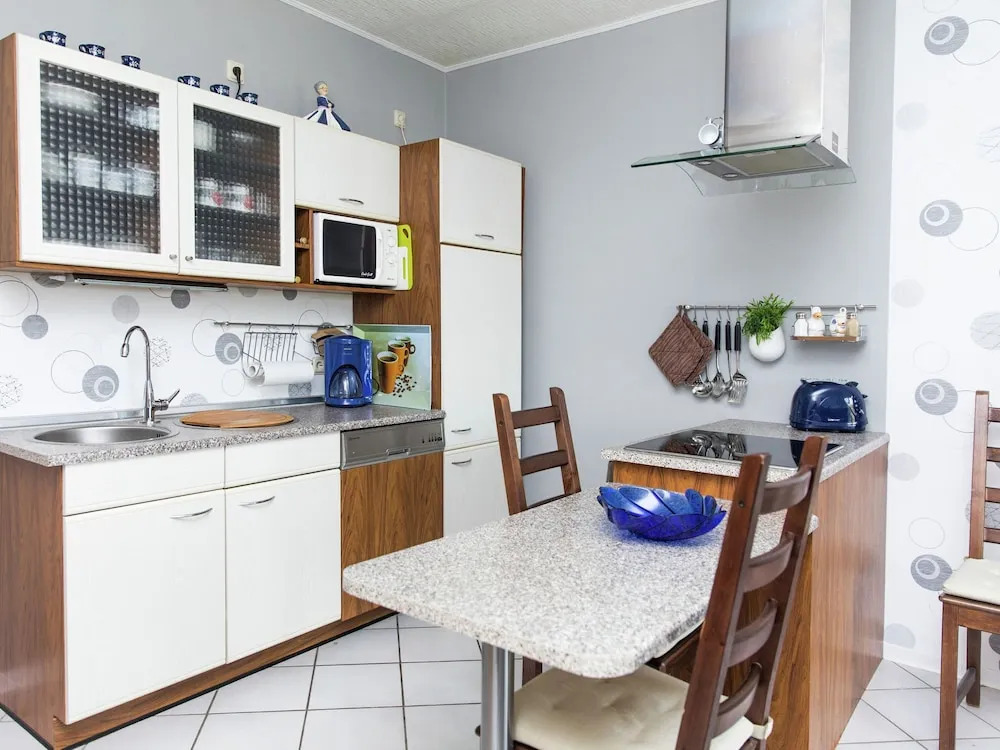 Blissful Apartment With Terrace, Barbecue, Garden Furniture