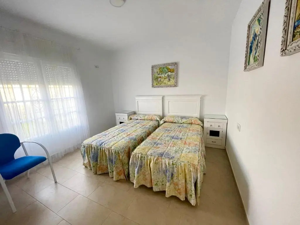 Chalet en Conil, descansa y disfruta BBQ AIRE PISCINA privada PARKING