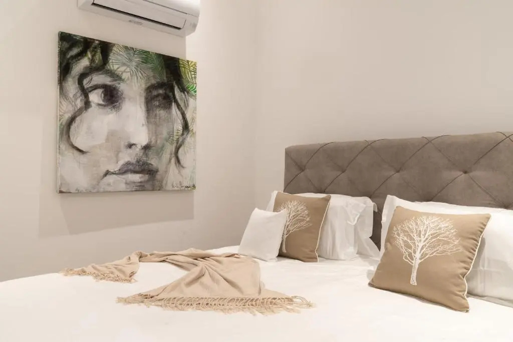 Eleven, Boutique luxury house & garden