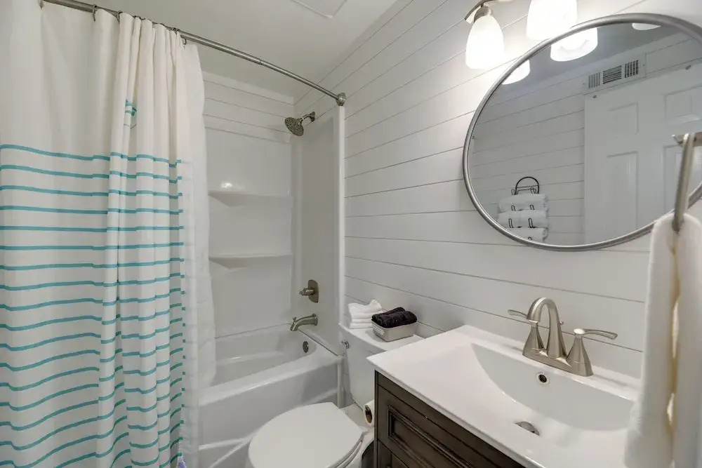 Emerald Isle Vacation Rental, Walk to Beach!