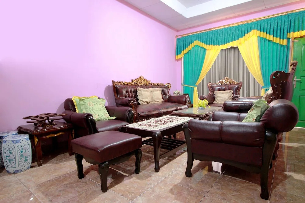 OYO 2838 Hotel Ayu