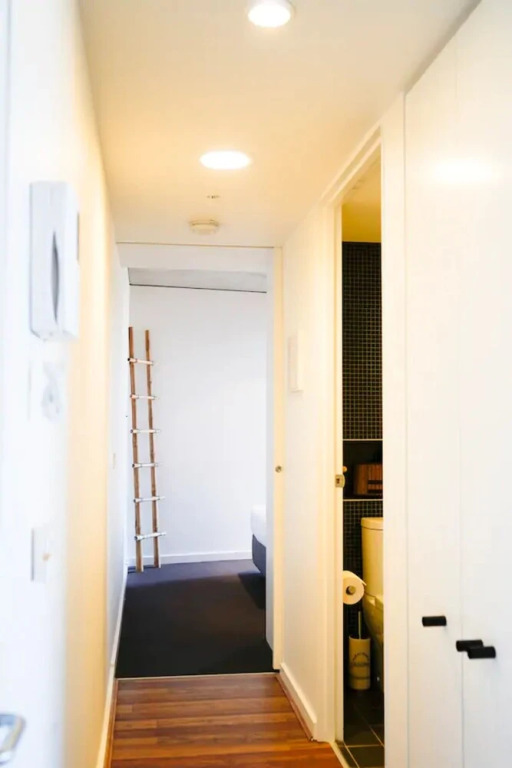 Modern 2 Bedroom Apartment With City Views