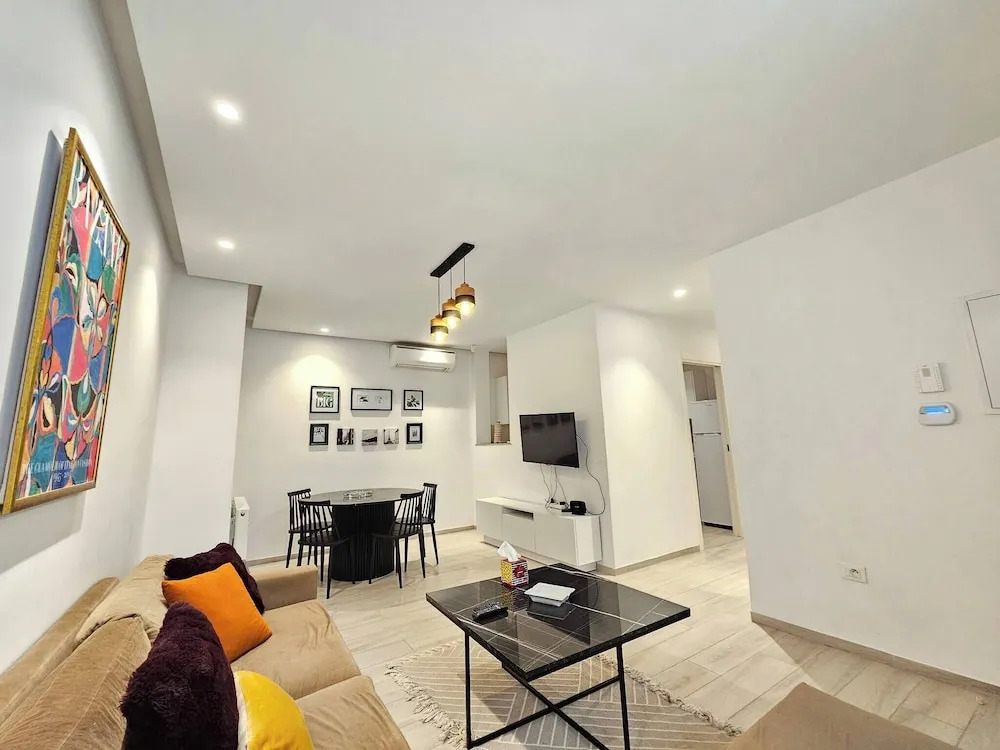 Contemporary Haven of La Marsa S 22