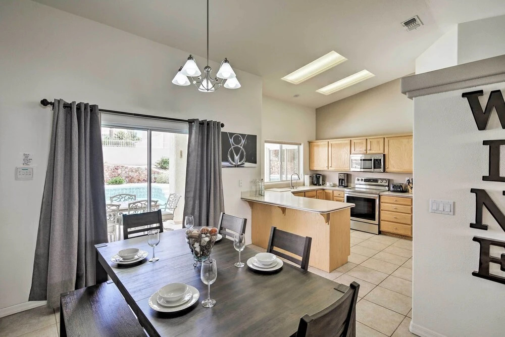 Elegant Lake Havasu Getaway w/ Pool - 3 Mi to Lake