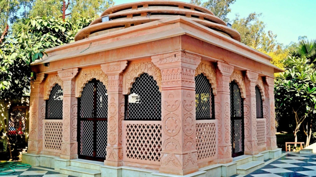 Shanti Seva Dham - The Religious Stay At Priyakant Ju Temple Vrindavan