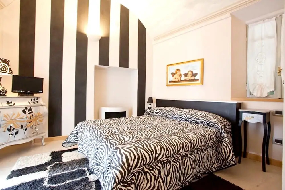 Studio in Piazza, With Shared Pool, Enclosed Garden and Wifi Near the Slopes
