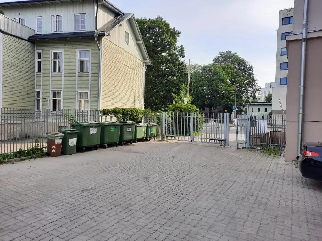 3 room central apartmend 90m2 free parking