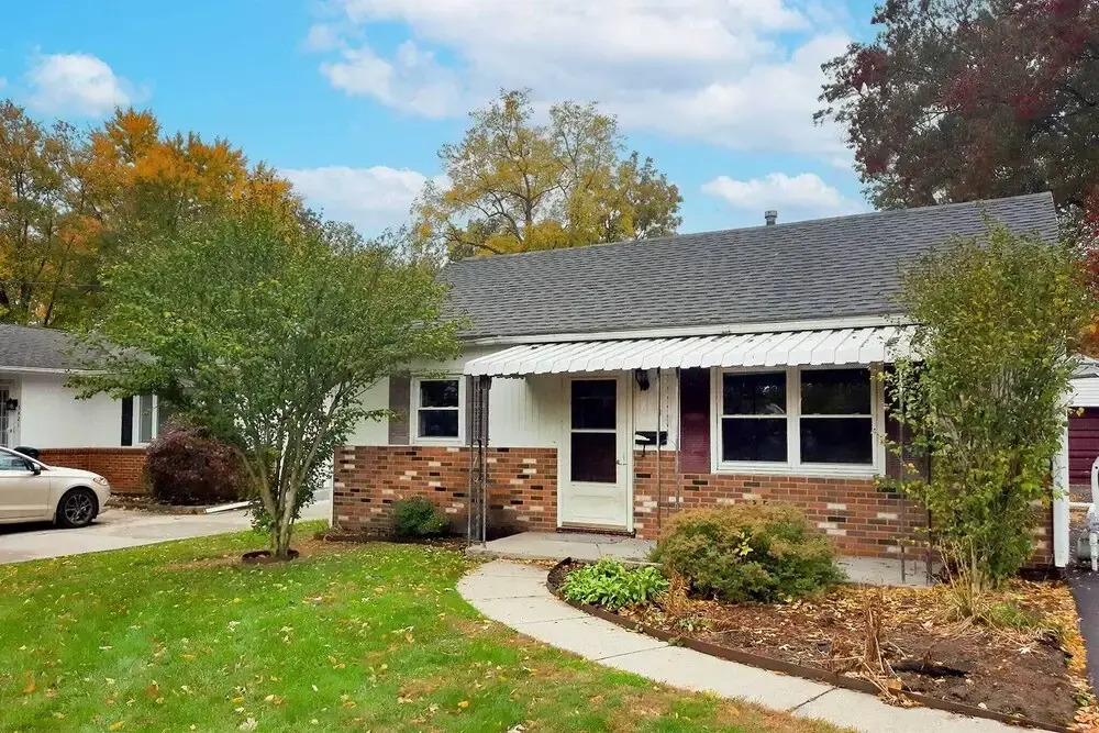 8 Mi to Lake Eerie & Dtwn Toledo! Peaceful Cottage