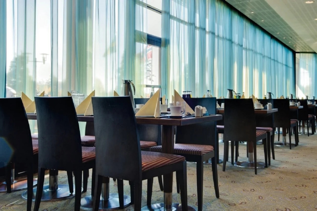 Отель Radisson Blu Airport