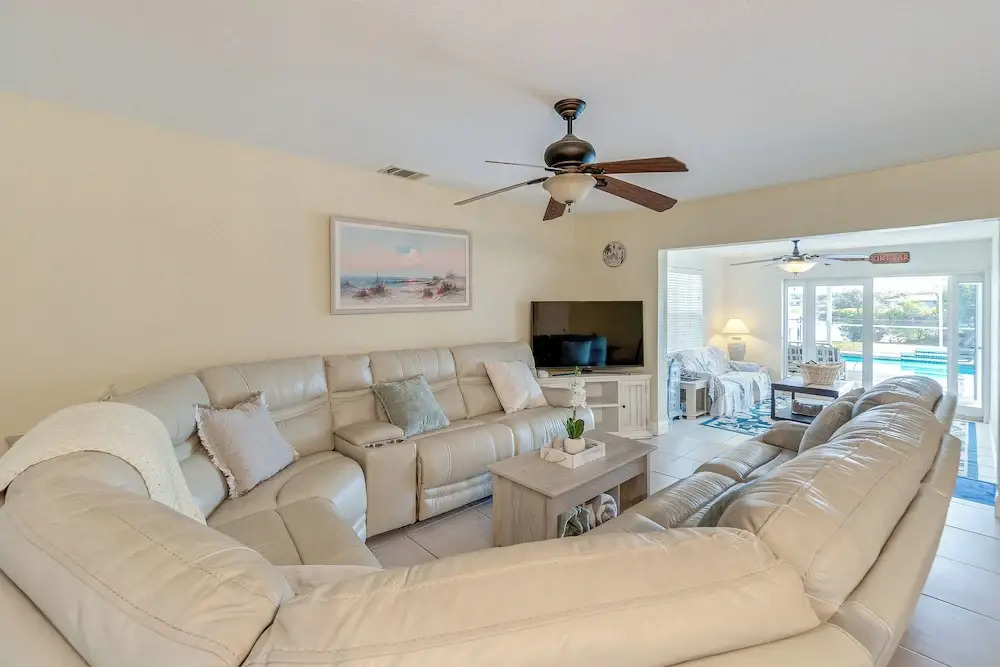 Fishing Dock & Grill: Pet-friendly North Port Home