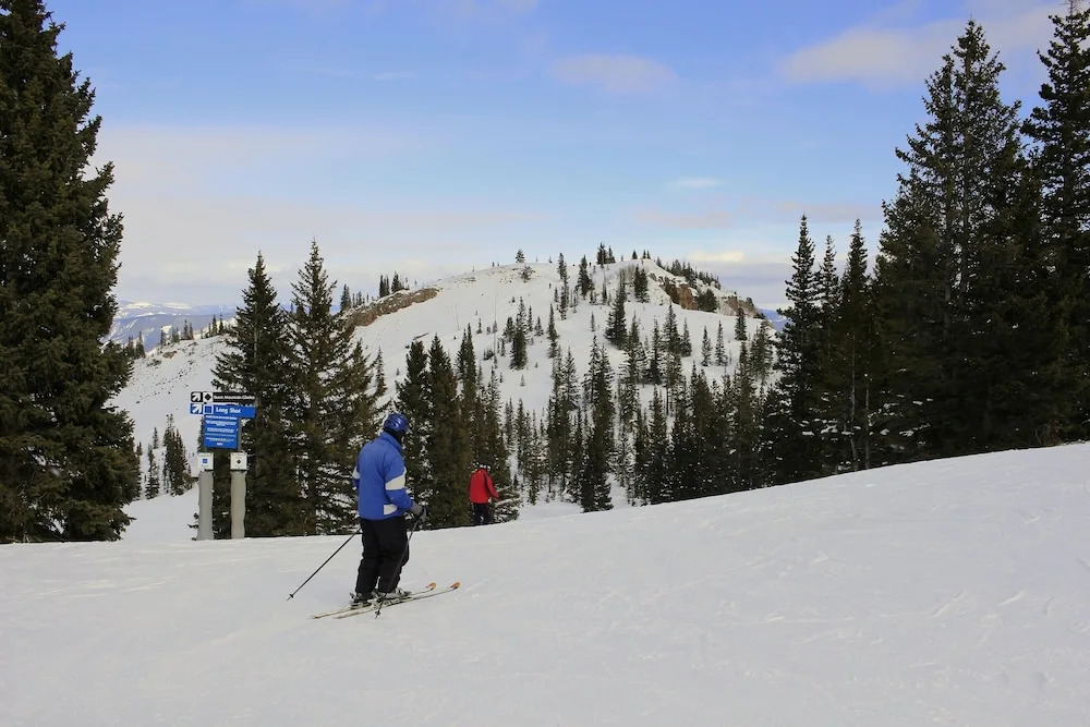 Choice Mountain-view New-build W/ Private Garage 3 Bedroom Home