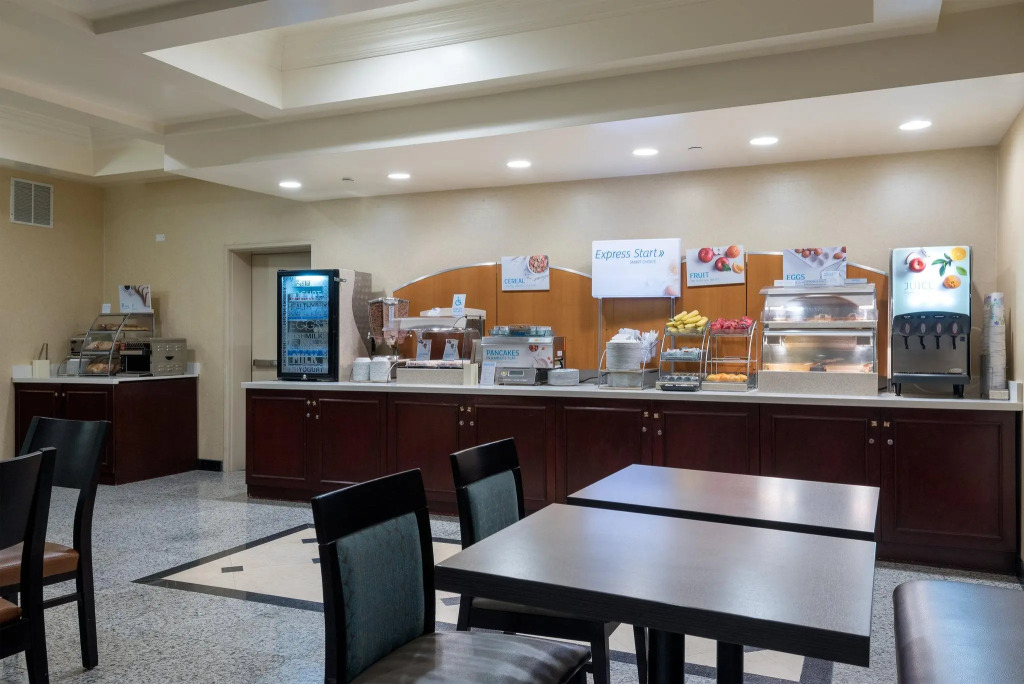 Holiday Inn Express Hotel & Suites Los Angeles Airport Hawthorne by IHG