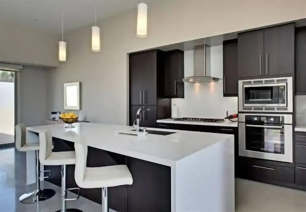 Modern Living 3 Bedroom Home by RedAwning