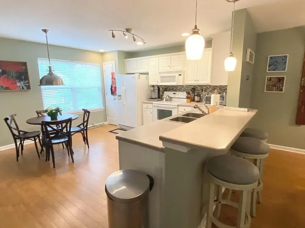 Canal Landing Court 36