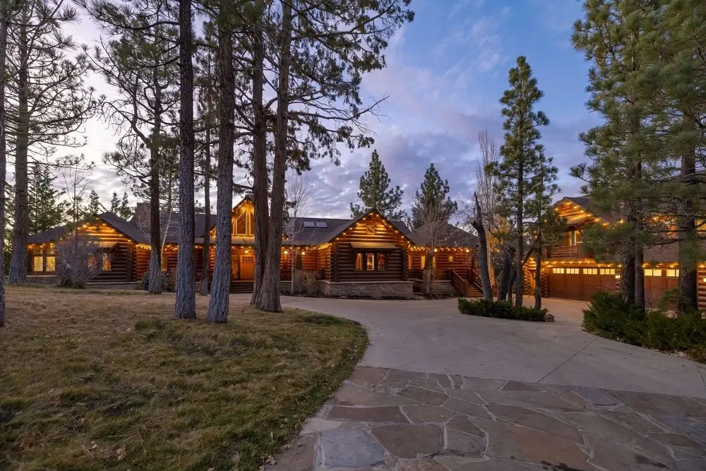 10 - Wild Horse Estate 5 Bedroom Cabin by Redawning
