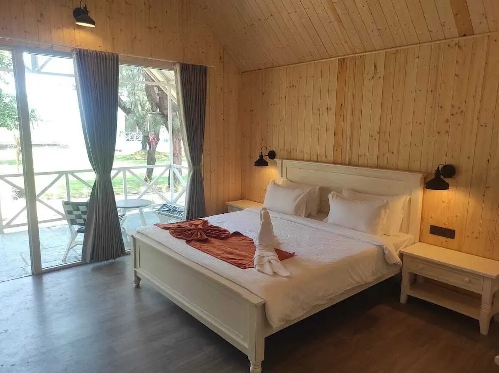 Praveg Beach Resort Lighthouse Daman