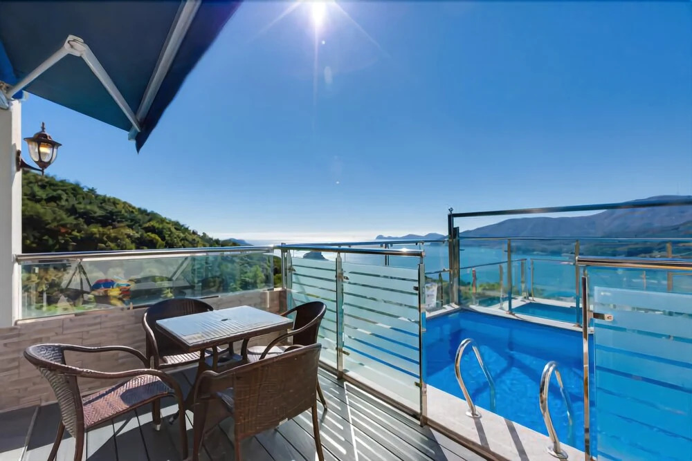 Geoje Mr. Jun Pool Villa