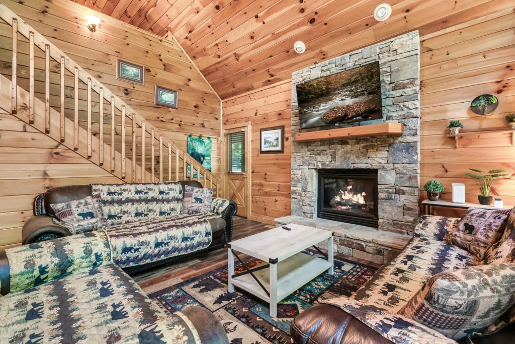 New! Private Cabin with Hot Tub 3/3 w/Game Room! Wears Valley