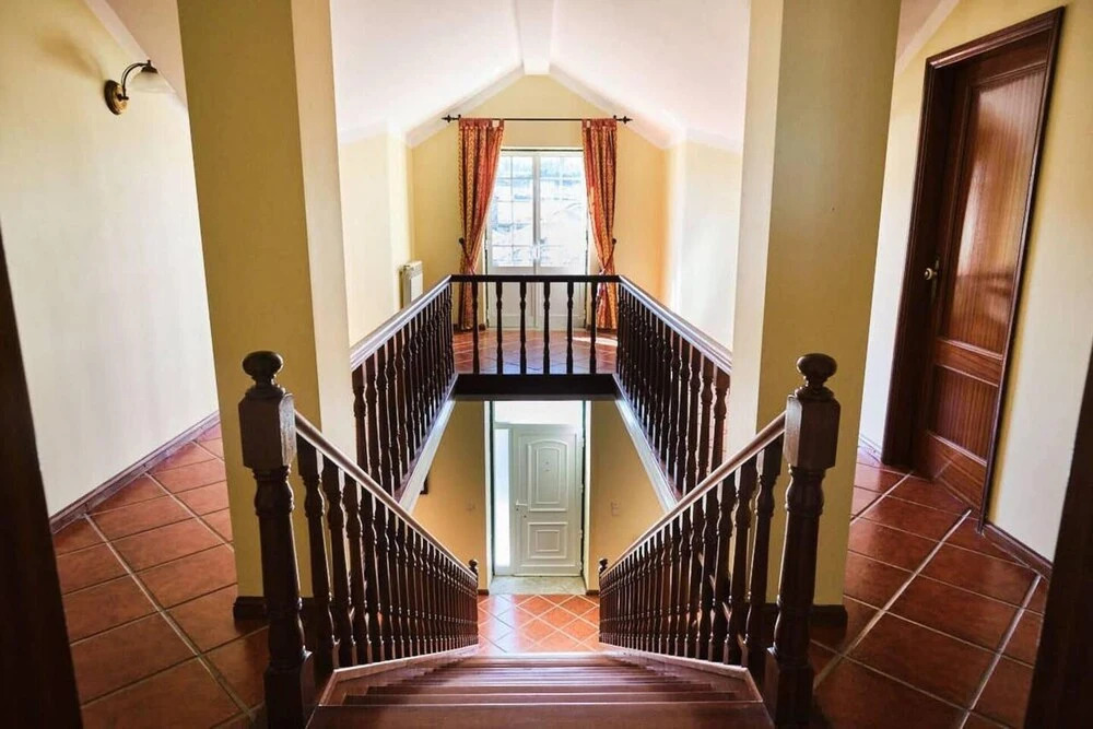 19th Centry Farmhouse Getaway - Sleep 12-14 w Pool