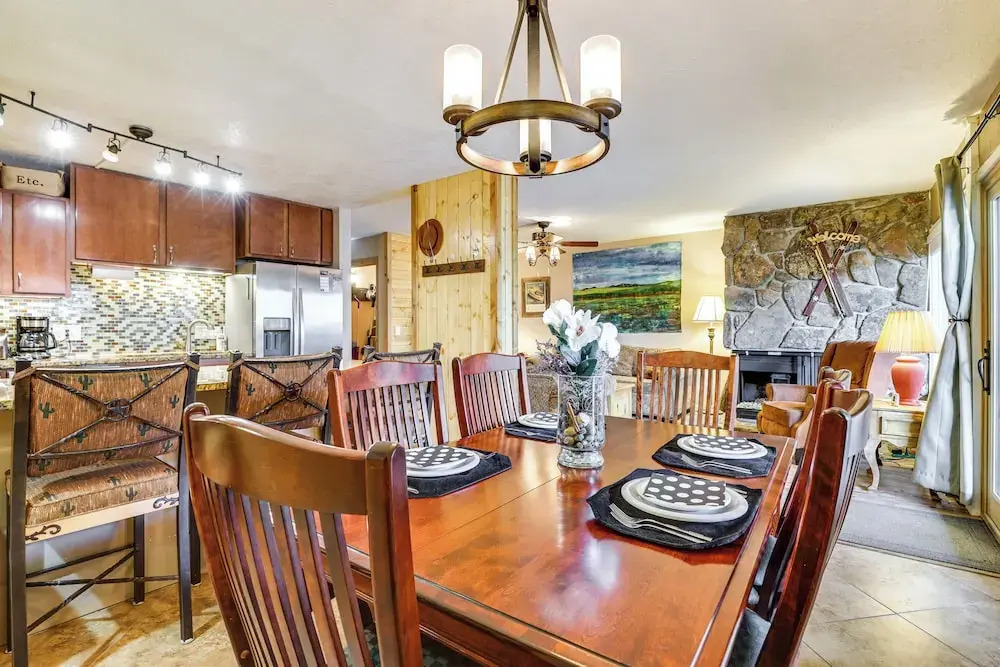 1 Mi to Marina: Frisco Condo w/ Mtn-view Balcony!