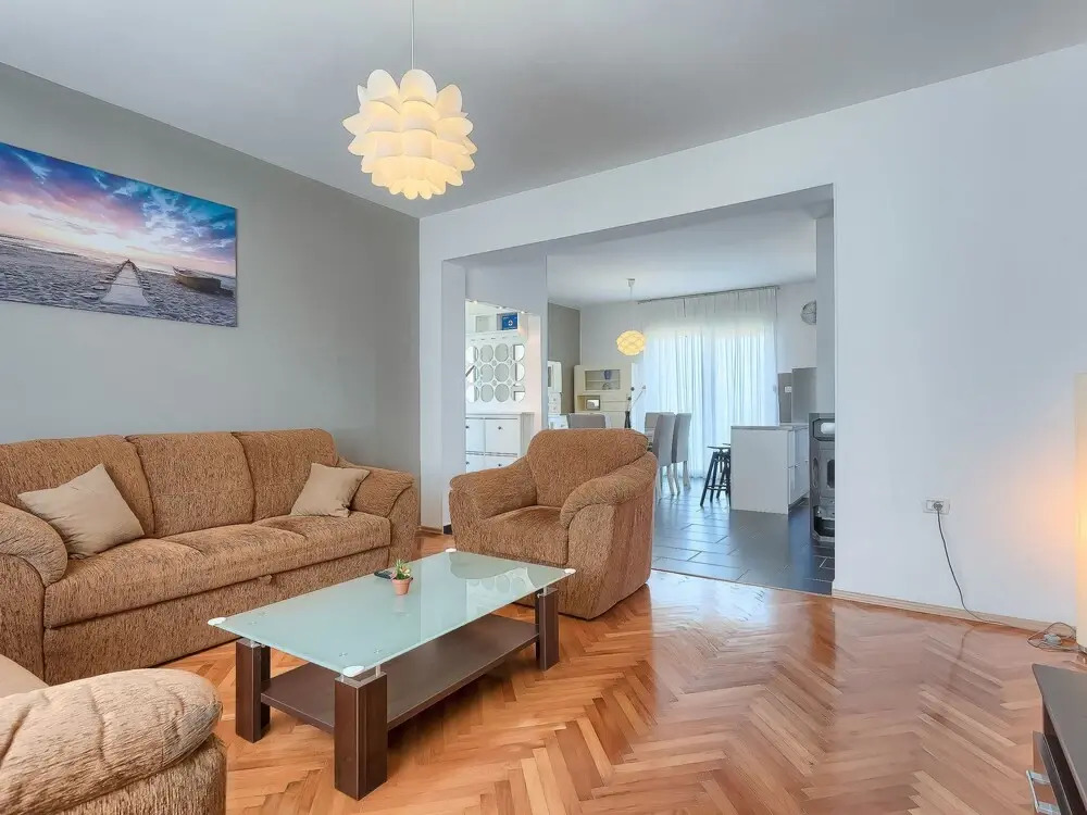 Rovere Pula in Pula With 2 Bedrooms and 1 5 Bathrooms