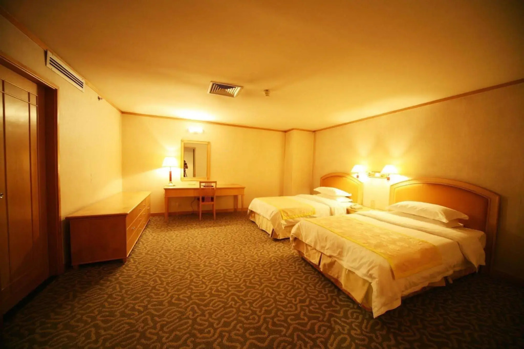 Century Plaza Qidu Hotel