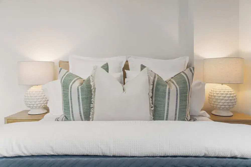 Absolute Burleigh Beachfront - Stylish 2BR Oceanview Stay