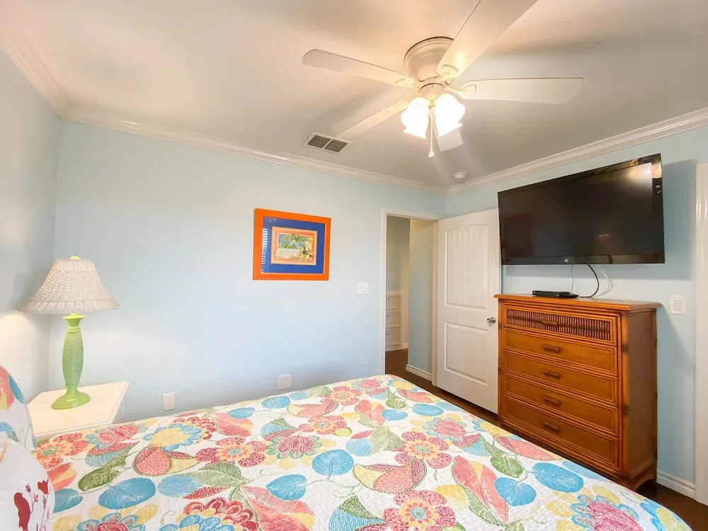 Fancy Flamingo 4 Bedroom Townhouse