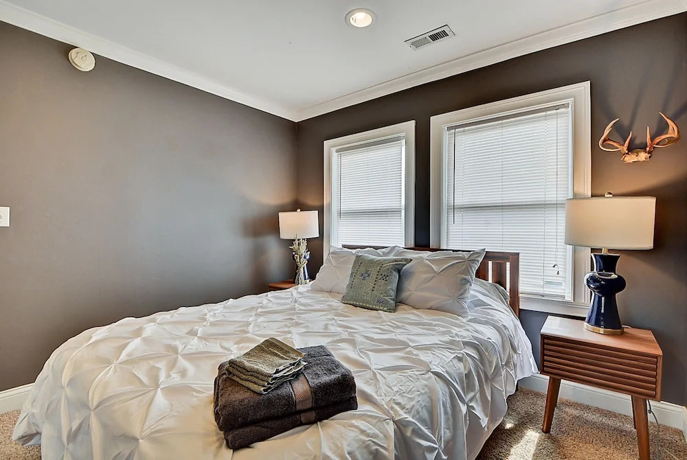 Spacious 4BR House Near Prime Downtown!
