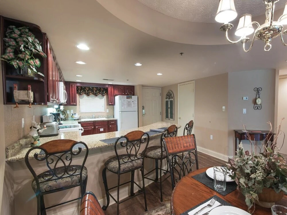 Roaring Romance - Two Bedroom Condo
