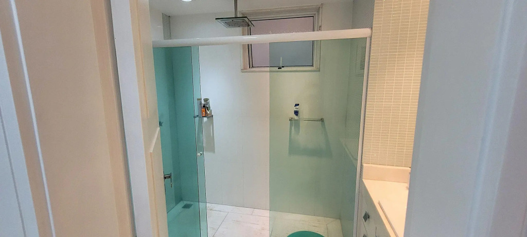 Amplo apartamento Avenida Atlantica