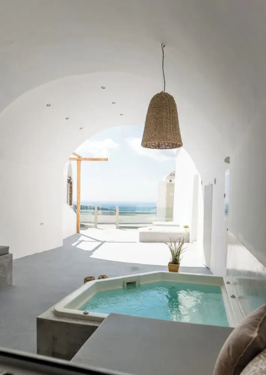 Cliff Aura Suites